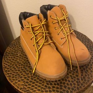 Kids boots
